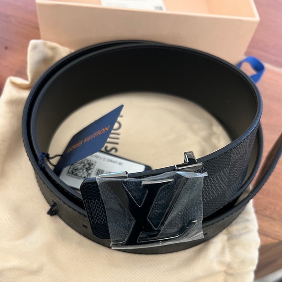 LV INITIALES 40MM REVERSIBLE 90CM - Picture 8 of 8